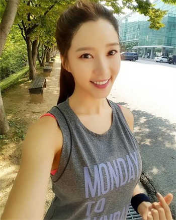 妈妈是县剧演员大雄
