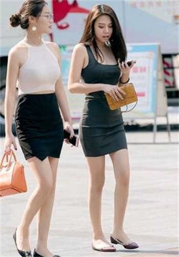 kpl女解说衣服掉了