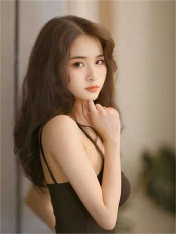 六年级女小学生的脚图片