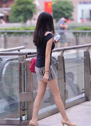 驯服年轻的妻子
