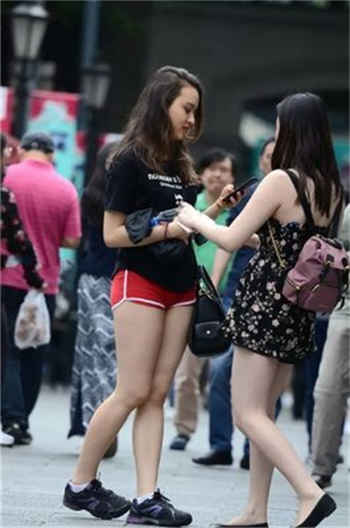 在学校为爱鼓掌被发现