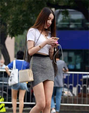 豪门童养媳蓝天蓝雨