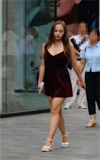 漂亮妻子被快递员玩4
