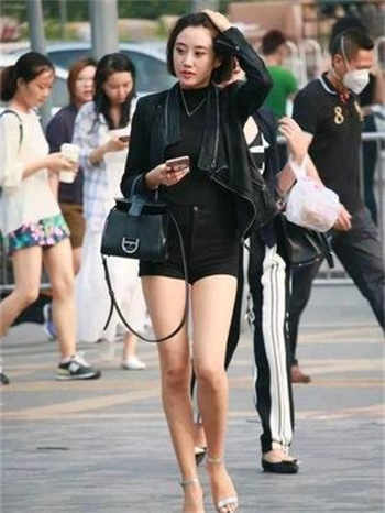 把西施的衣服用ps擦掉