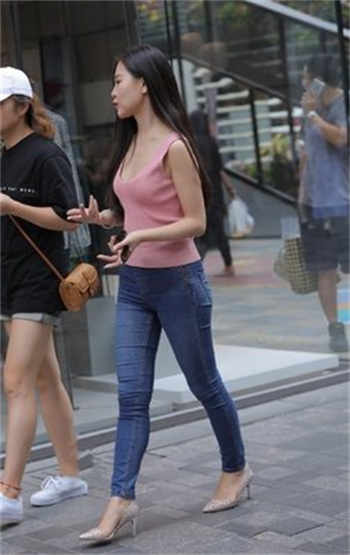 蹲便器放饭盒接尿