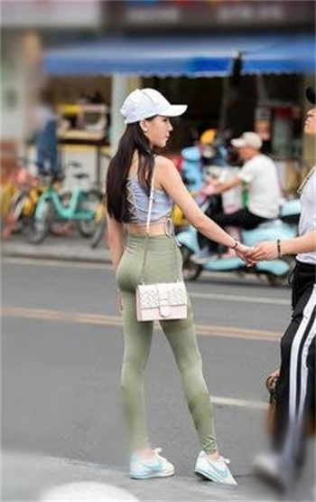 男朋友抱着我在教室做