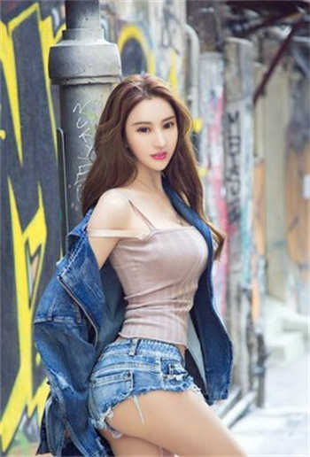 非常保安老何方雅