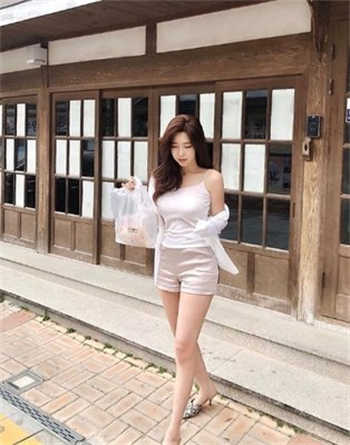 打扑克男女