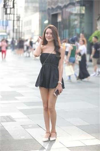 老寡妇满足傻儿子